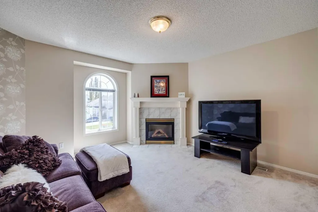 103 Riverview Circle SE Calgary AB T2C 4K1