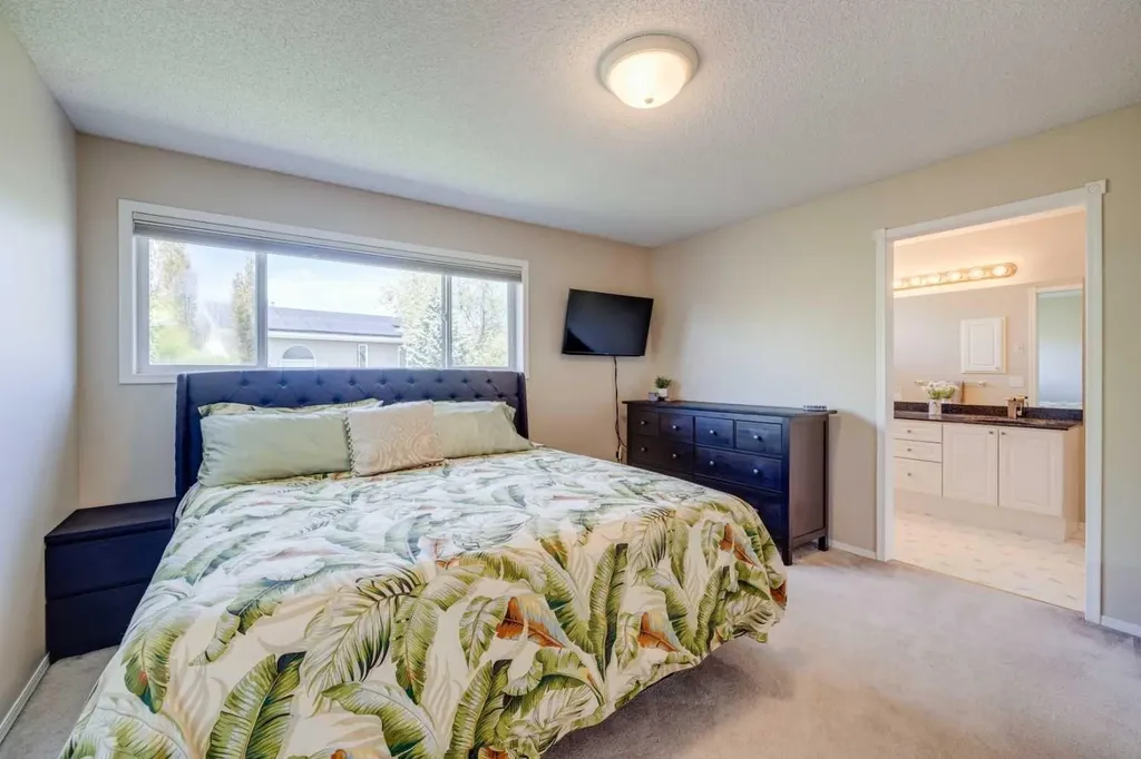 103 Riverview Circle SE Calgary AB T2C 4K1