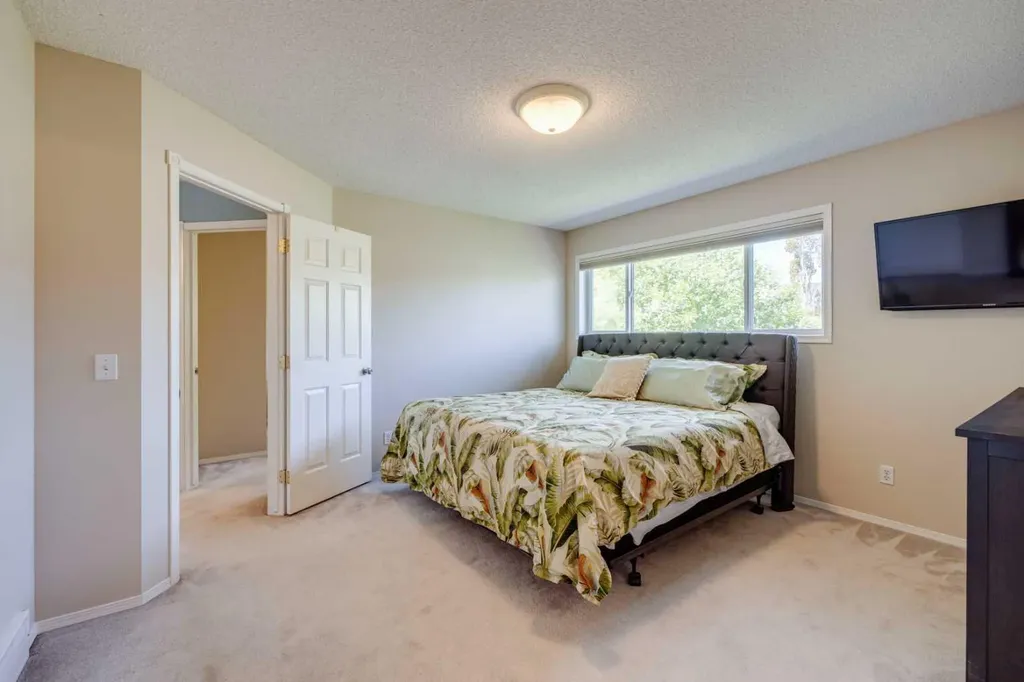 103 Riverview Circle SE Calgary AB T2C 4K1