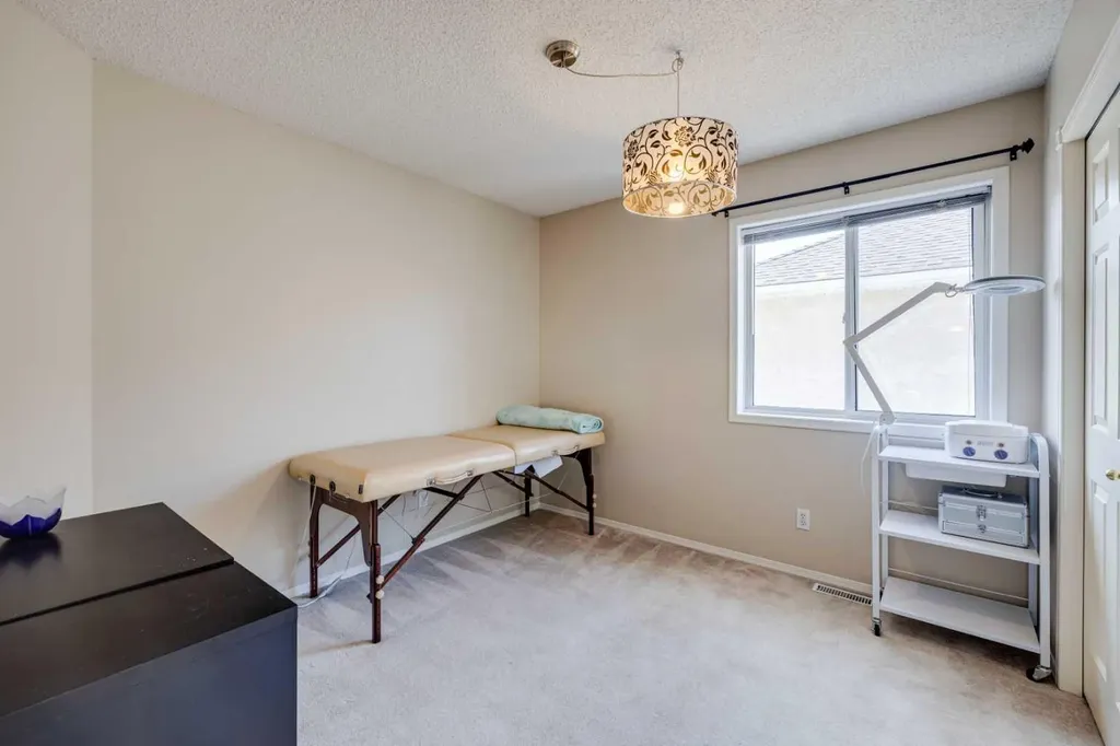 103 Riverview Circle SE Calgary AB T2C 4K1