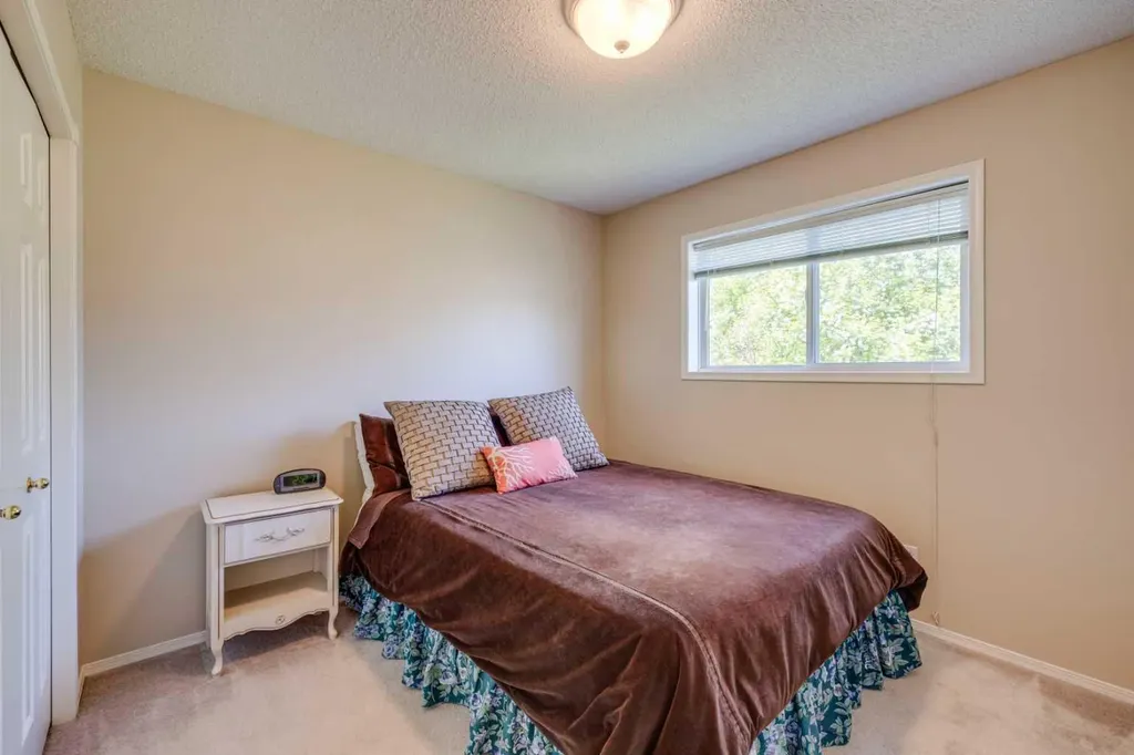 103 Riverview Circle SE Calgary AB T2C 4K1