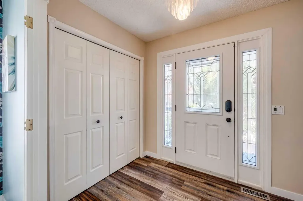 103 Riverview Circle SE Calgary AB T2C 4K1