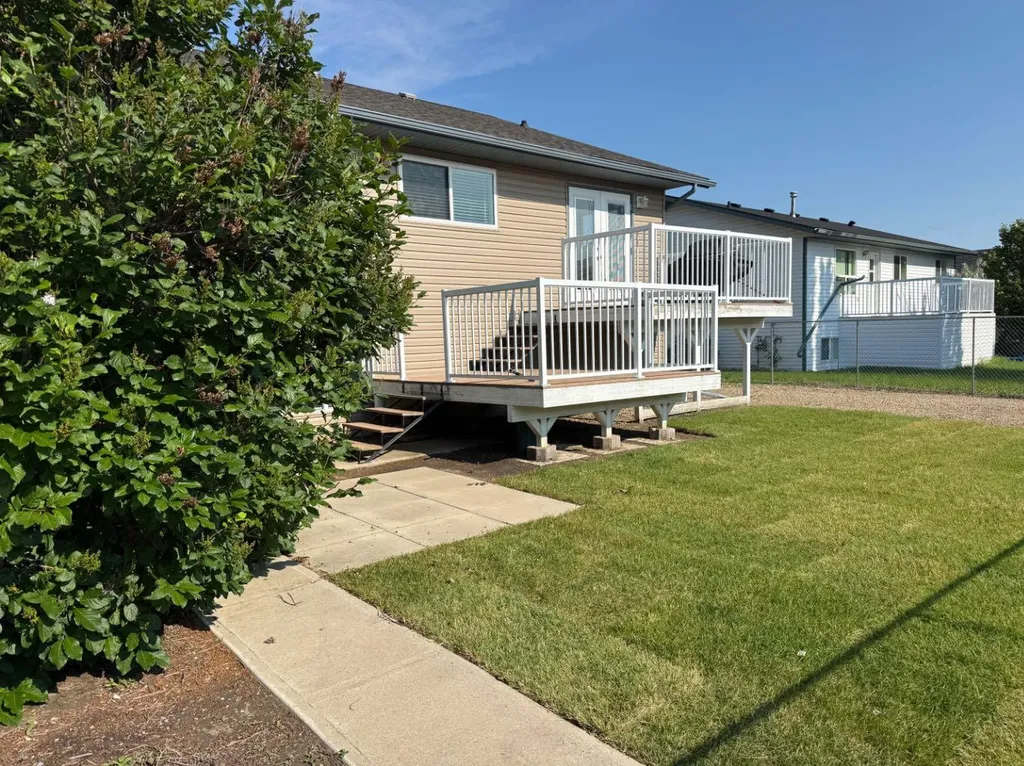123 Upland Road W Brooks AB T1R0P9