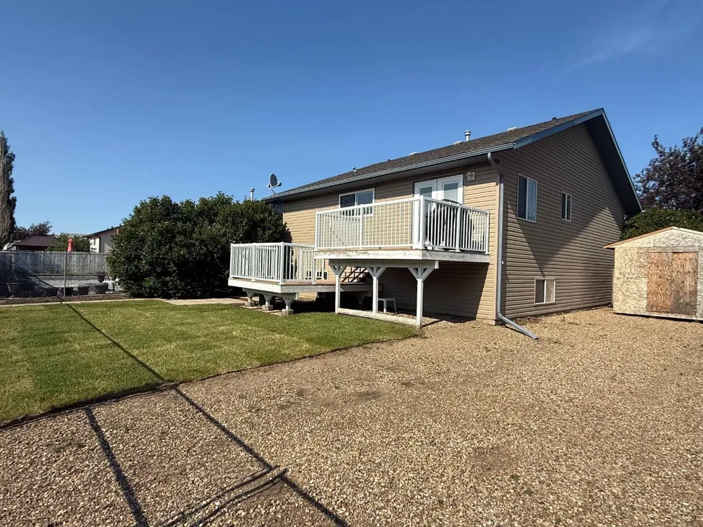 123 Upland Road W Brooks AB T1R0P9