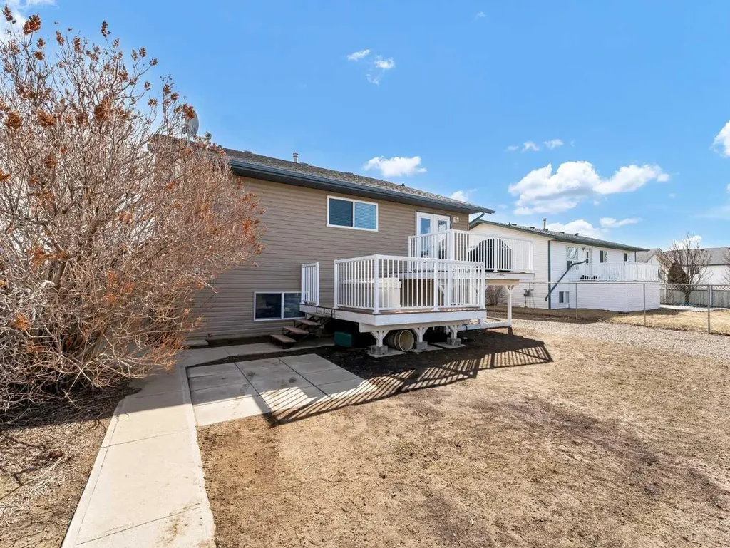 123 Upland Road W Brooks AB T1R0P9