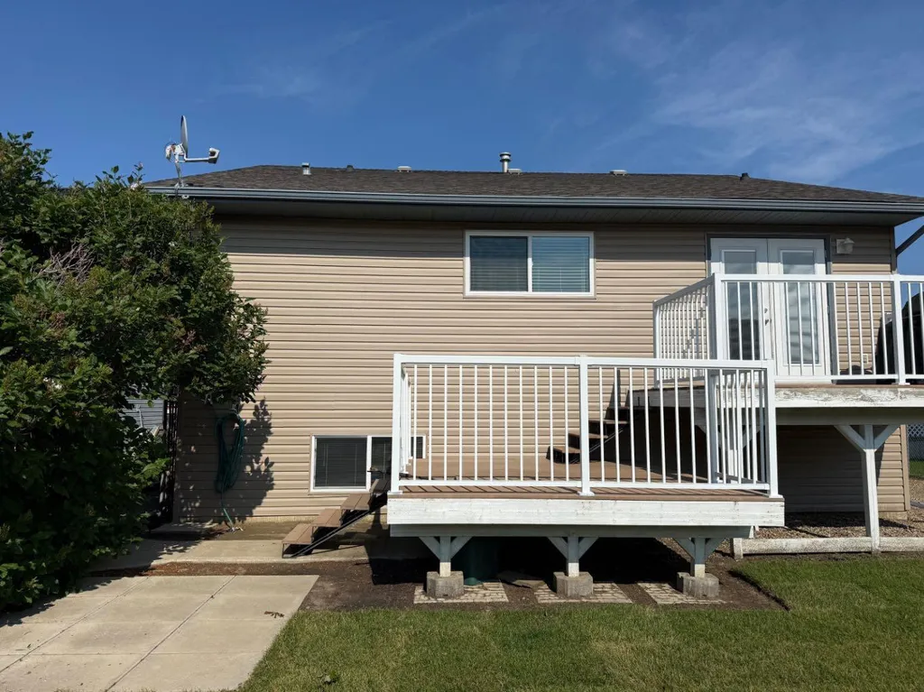 123 Upland Road W Brooks AB T1R0P9