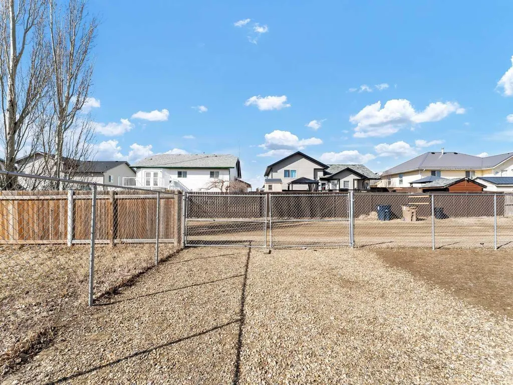 123 Upland Road W Brooks AB T1R0P9