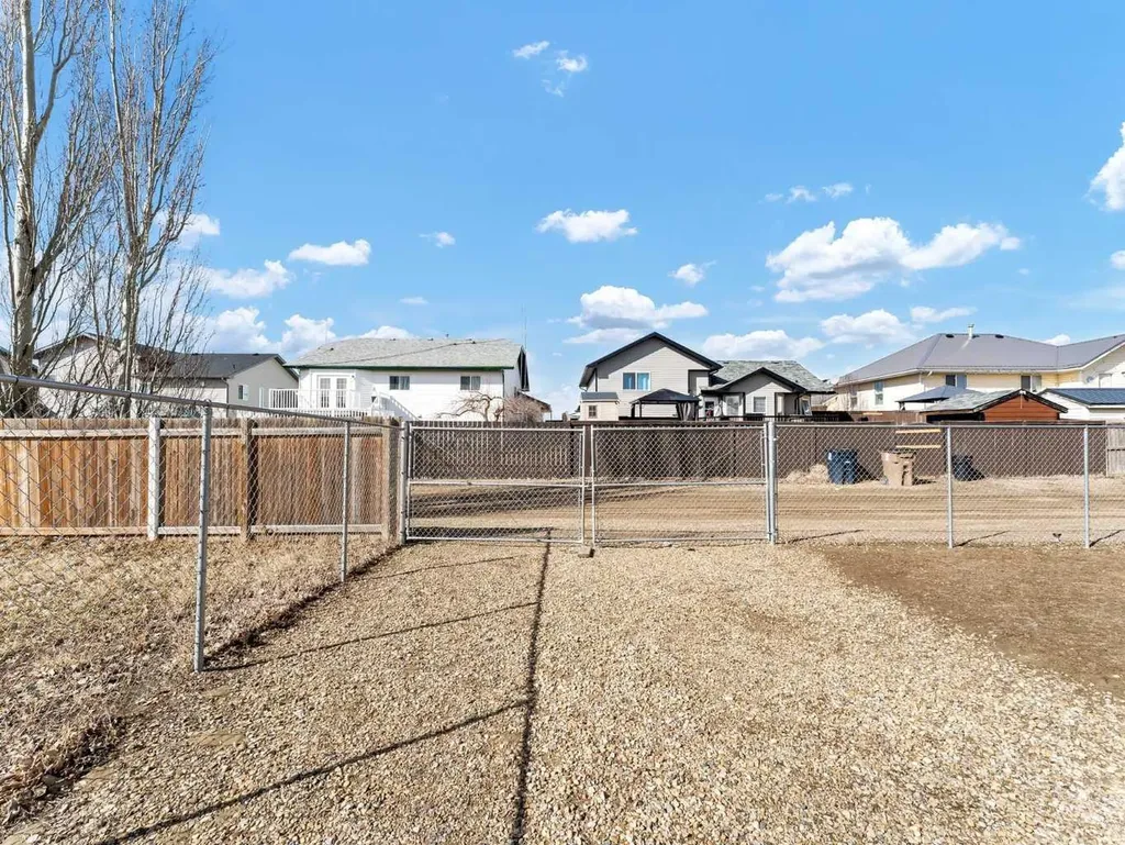 123 Upland Road W Brooks AB T1R0P9