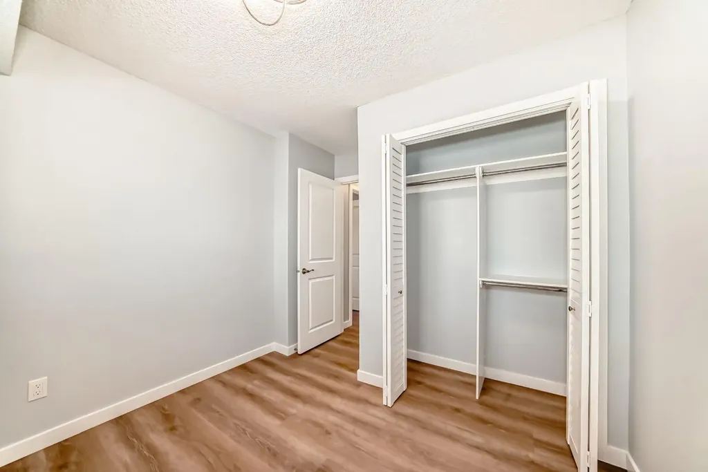 6915 Ranchview Drive NW Calgary AB T3G 1R8