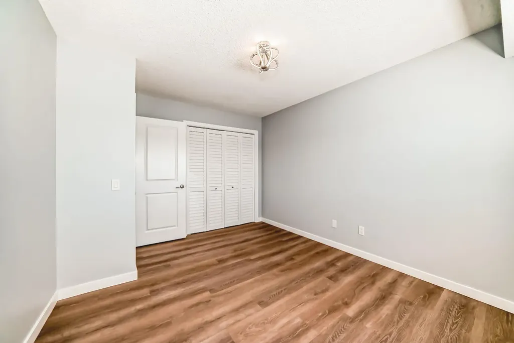 6915 Ranchview Drive NW Calgary AB T3G 1R8