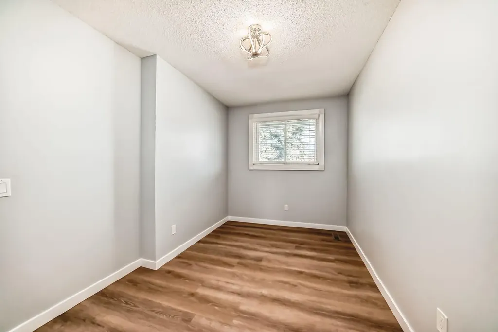 6915 Ranchview Drive NW Calgary AB T3G 1R8