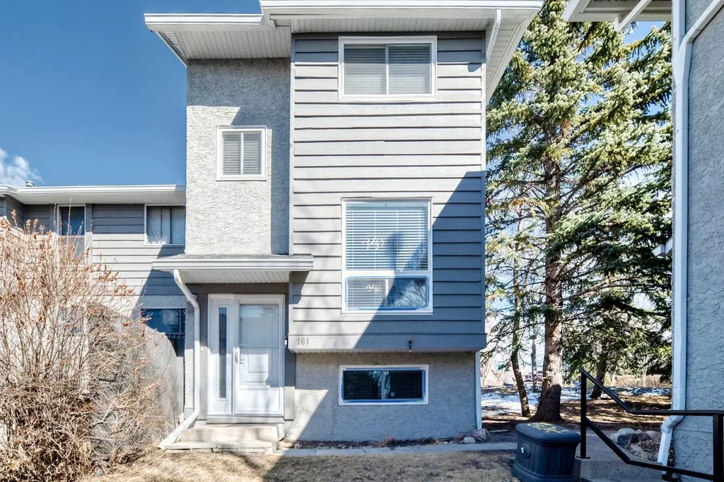 6915 Ranchview Drive NW Calgary AB T3G 1R8