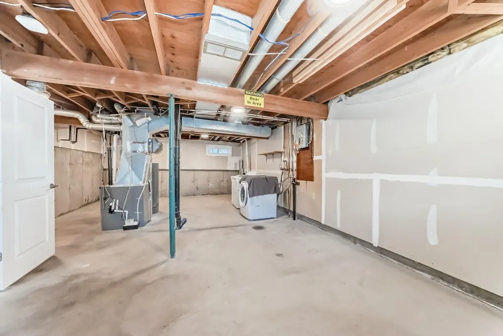 6915 Ranchview Drive NW Calgary AB T3G 1R8