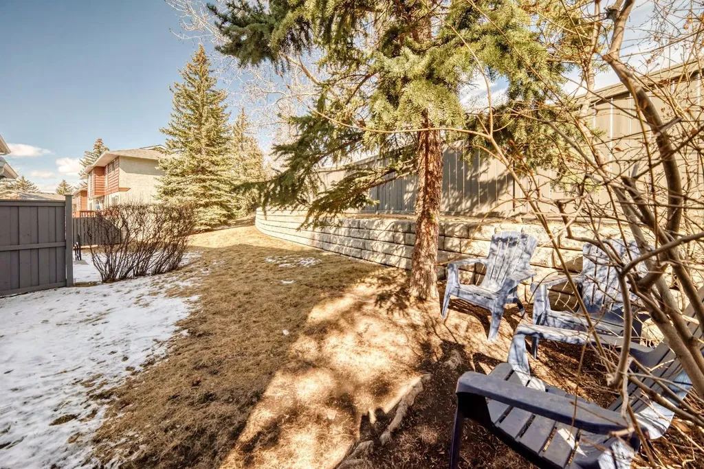 6915 Ranchview Drive NW Calgary AB T3G 1R8