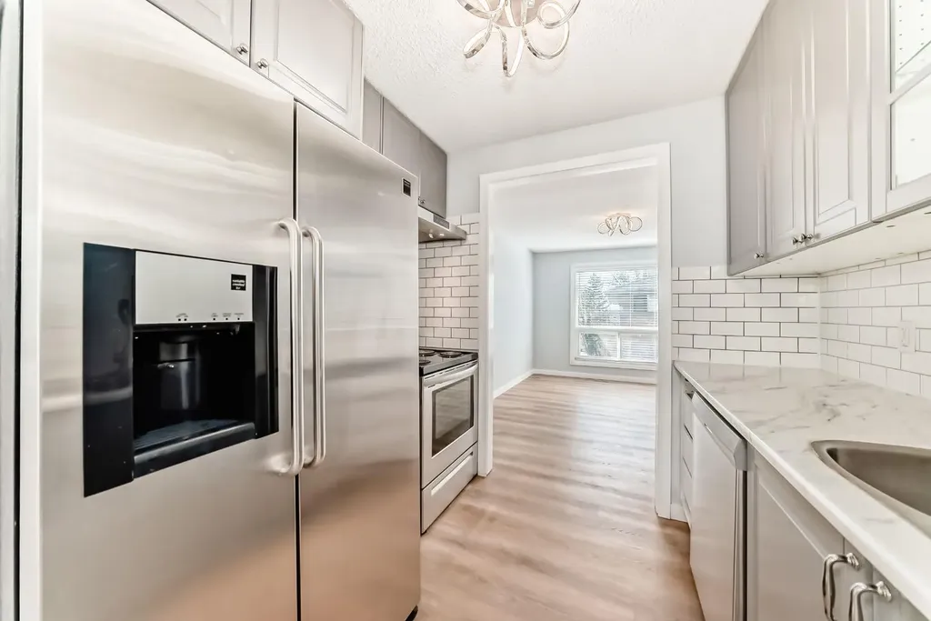 6915 Ranchview Drive NW Calgary AB T3G 1R8