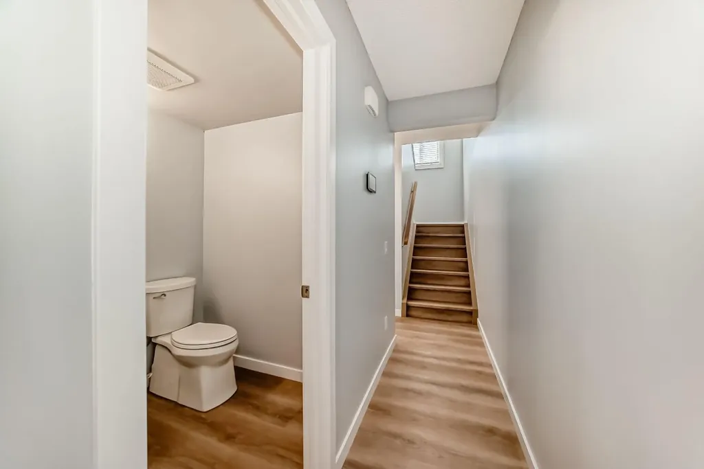 6915 Ranchview Drive NW Calgary AB T3G 1R8