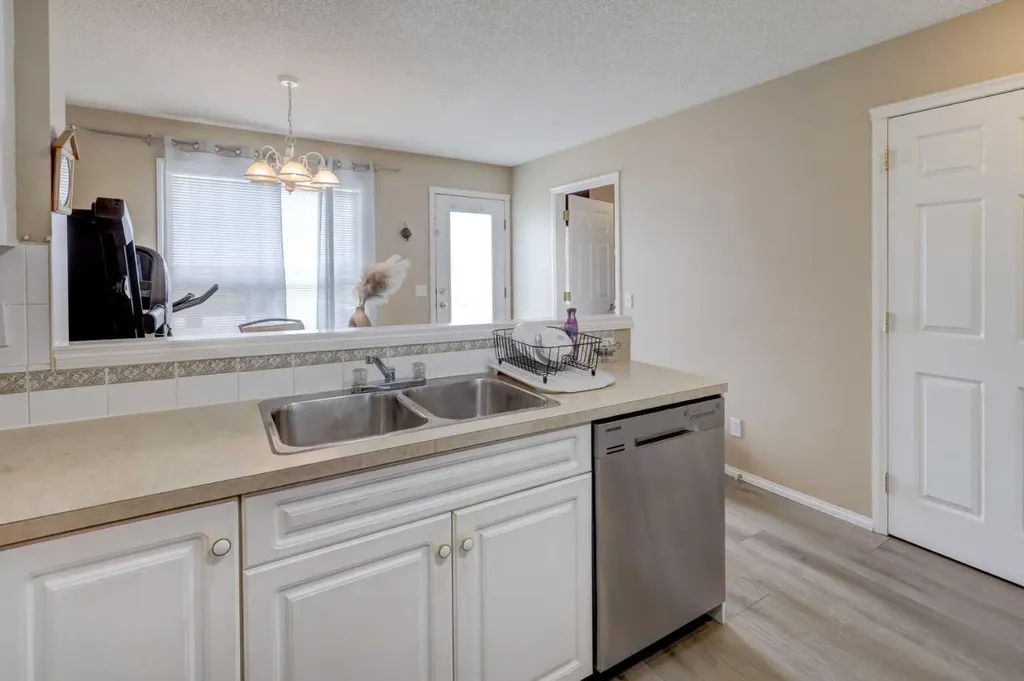 22 Tarington Landing NE Calgary AB T3J 4T8