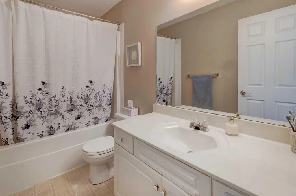 22 Tarington Landing NE Calgary AB T3J 4T8