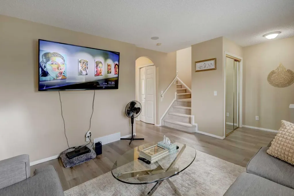 22 Tarington Landing NE Calgary AB T3J 4T8