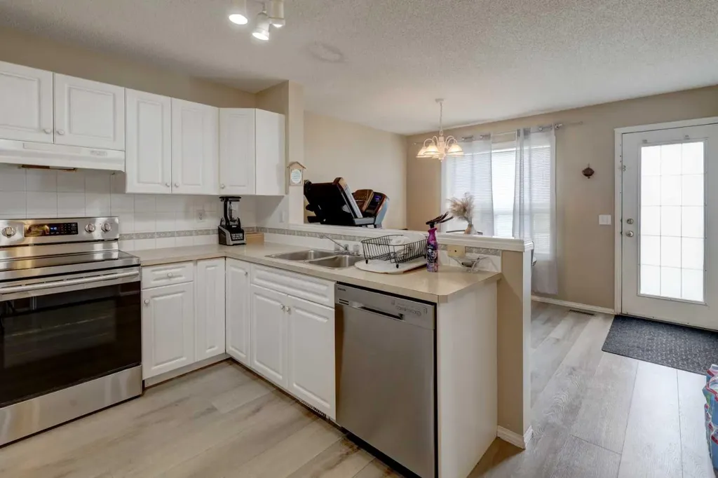 22 Tarington Landing NE Calgary AB T3J 4T8