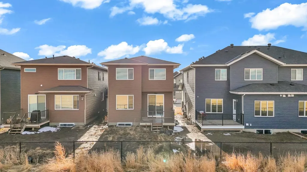 163 Sandpiper Bend Chestermere AB T1X 2S8