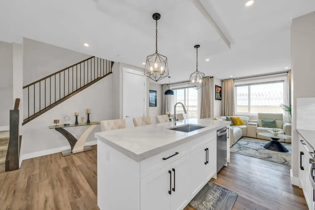 163 Sandpiper Bend Chestermere AB T1X 2S8
