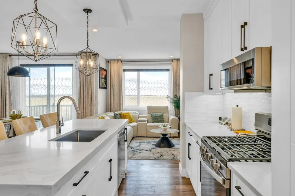 163 Sandpiper Bend Chestermere AB T1X 2S8