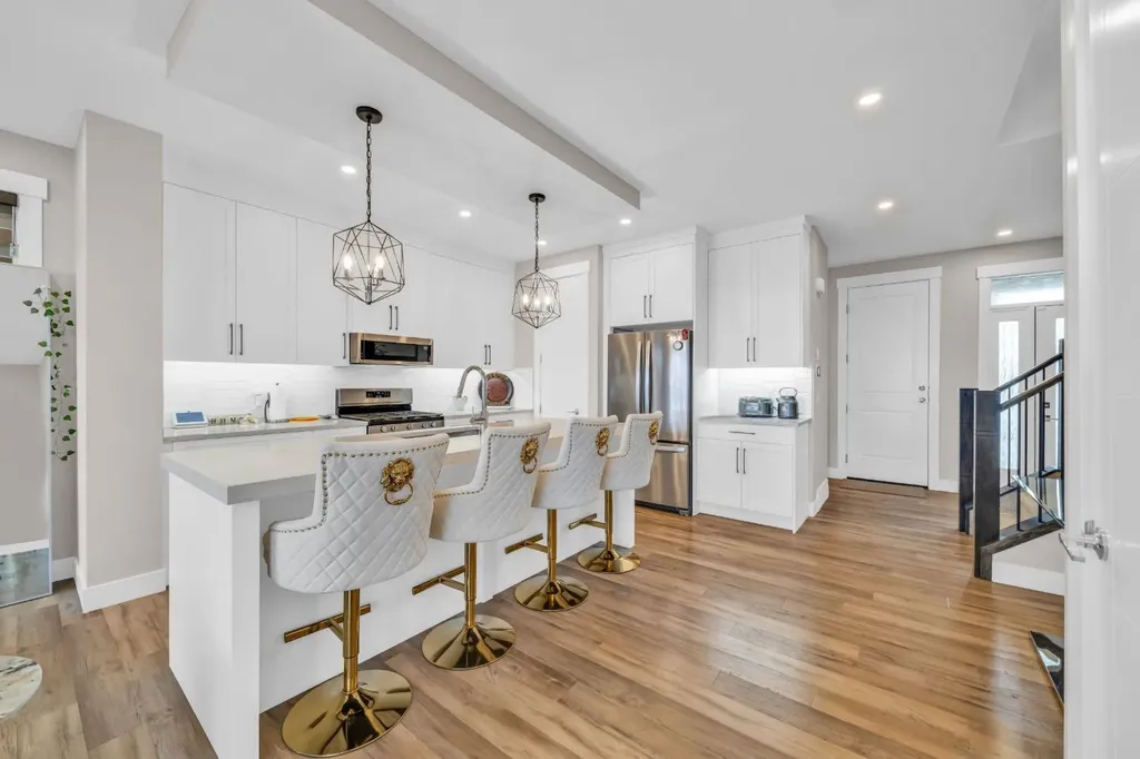 163 Sandpiper Bend Chestermere AB T1X 2S8