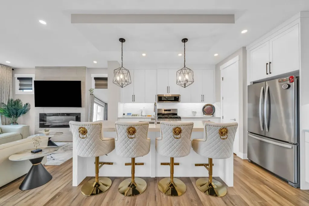 163 Sandpiper Bend Chestermere AB T1X 2S8