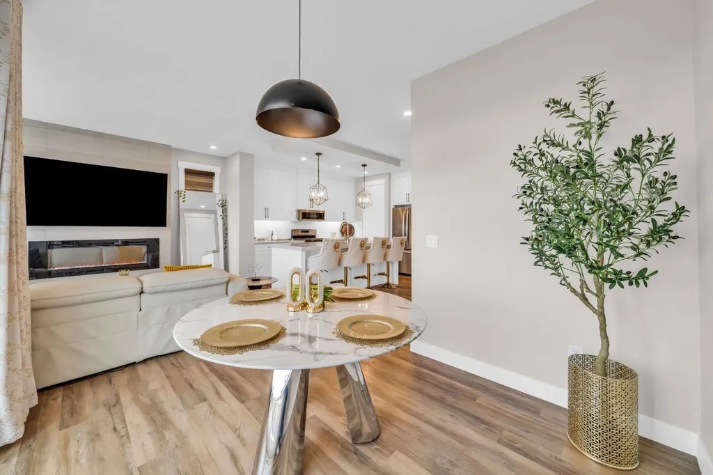 163 Sandpiper Bend Chestermere AB T1X 2S8