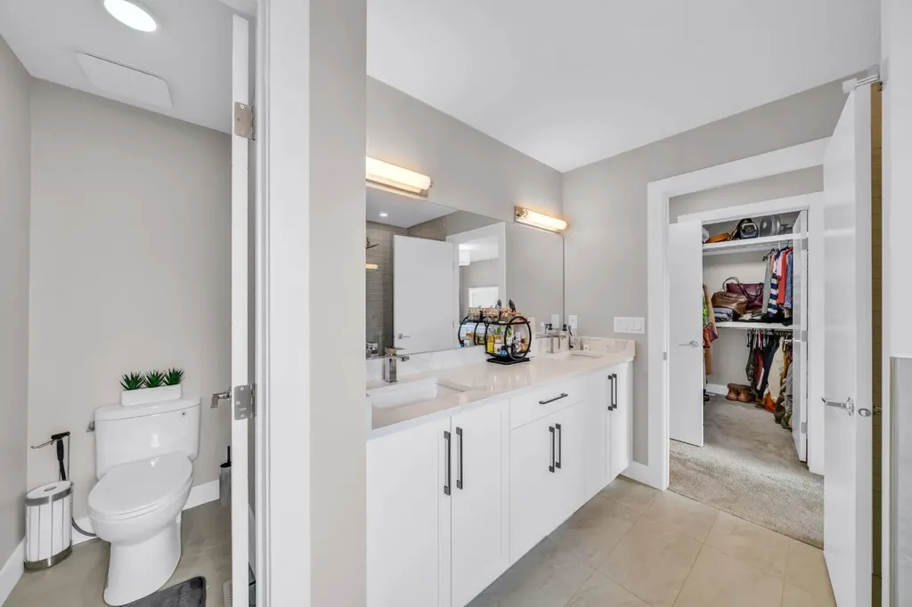 163 Sandpiper Bend Chestermere AB T1X 2S8