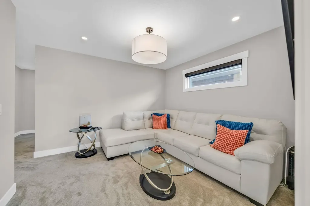 163 Sandpiper Bend Chestermere AB T1X 2S8