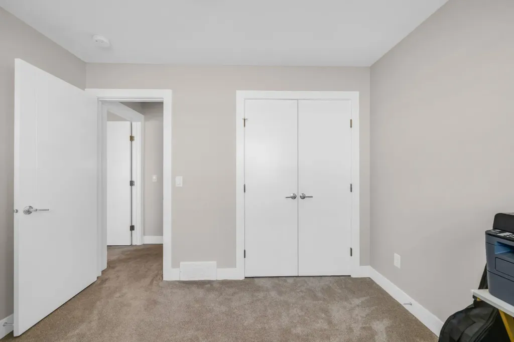 163 Sandpiper Bend Chestermere AB T1X 2S8