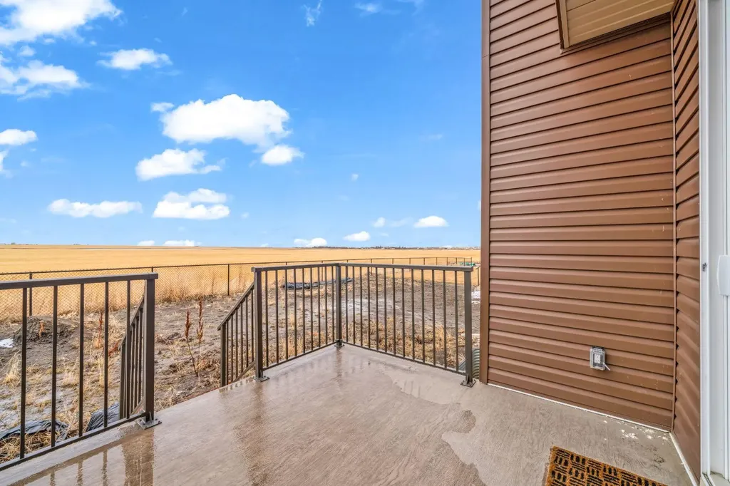 163 Sandpiper Bend Chestermere AB T1X 2S8