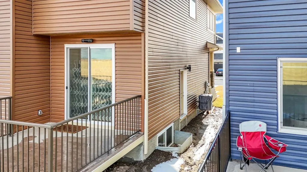 163 Sandpiper Bend Chestermere AB T1X 2S8