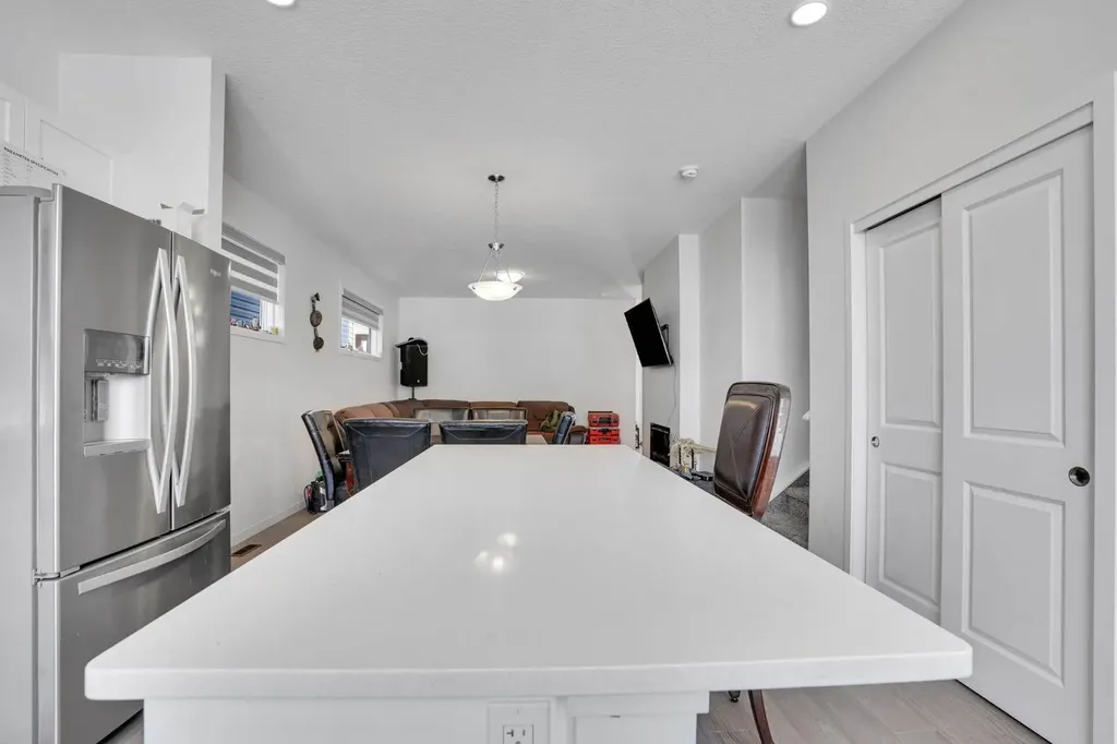 137 Seton Villas SE Calgary AB T3M 3L8