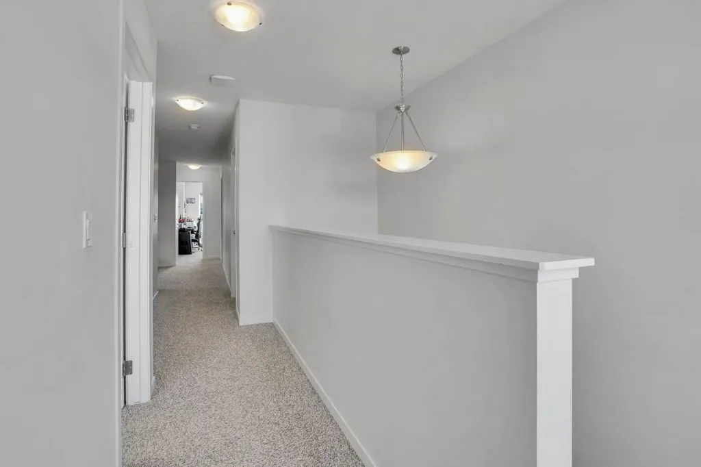 137 Seton Villas SE Calgary AB T3M 3L8