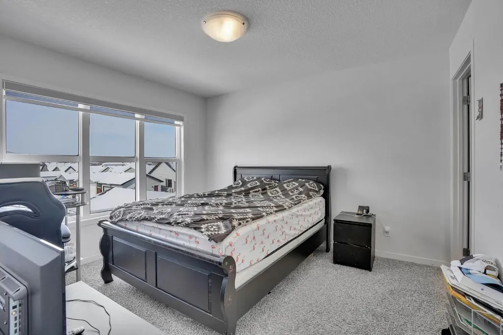 137 Seton Villas SE Calgary AB T3M 3L8