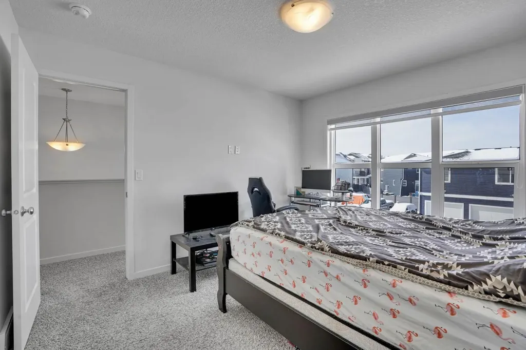137 Seton Villas SE Calgary AB T3M 3L8