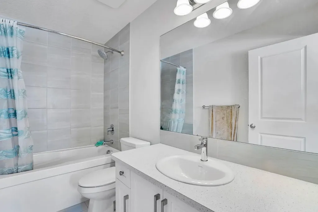 137 Seton Villas SE Calgary AB T3M 3L8