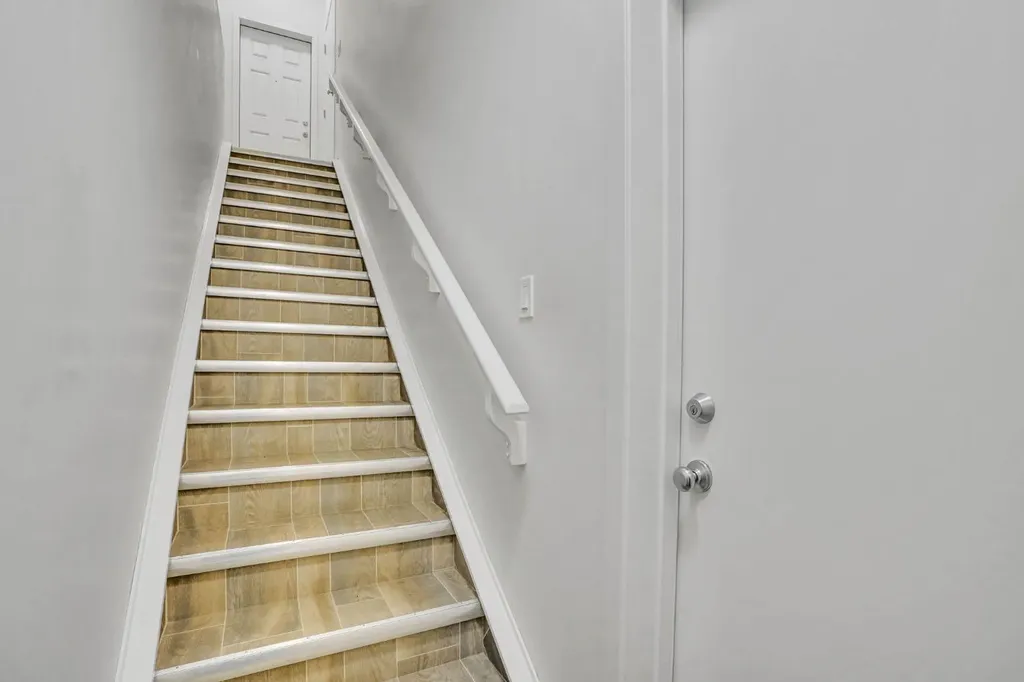 137 Seton Villas SE Calgary AB T3M 3L8