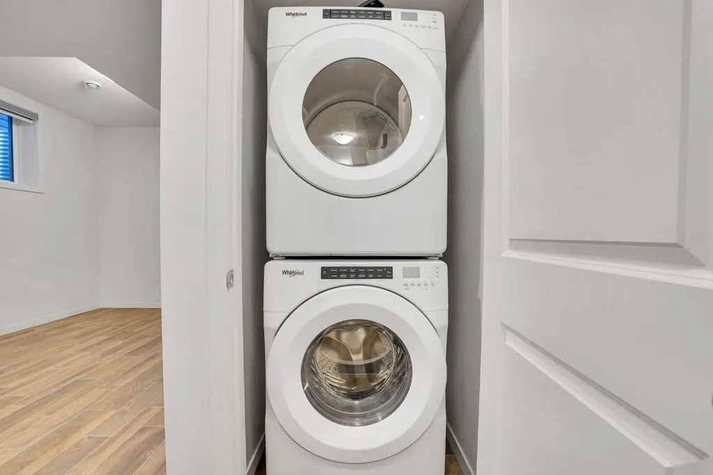 137 Seton Villas SE Calgary AB T3M 3L8