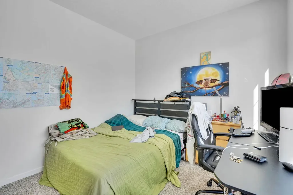 137 Seton Villas SE Calgary AB T3M 3L8