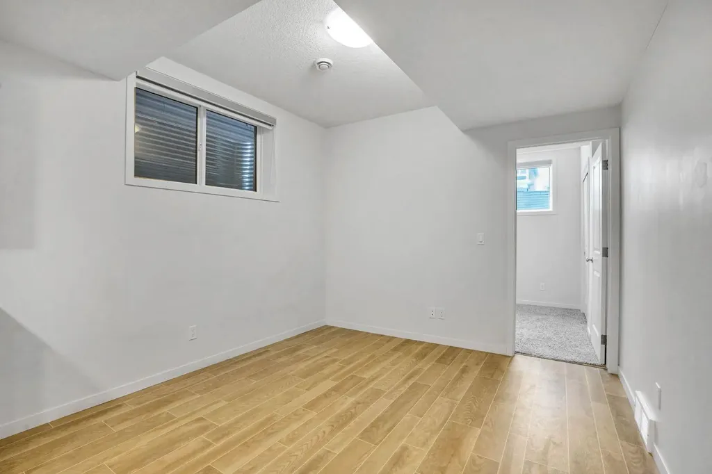 137 Seton Villas SE Calgary AB T3M 3L8