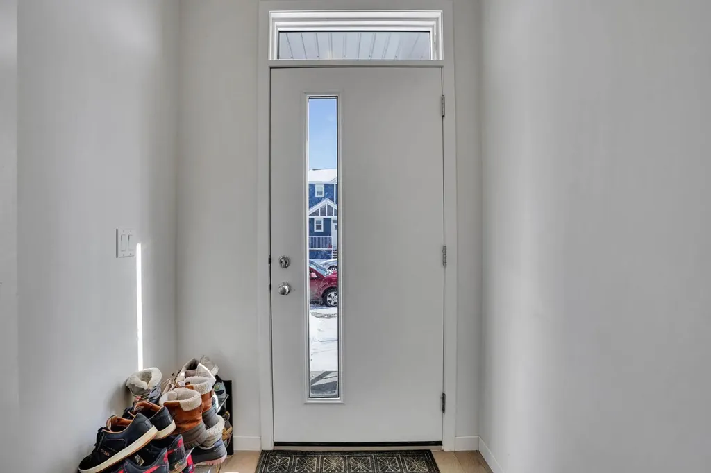 137 Seton Villas SE Calgary AB T3M 3L8