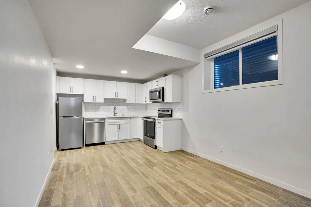 137 Seton Villas SE Calgary AB T3M 3L8