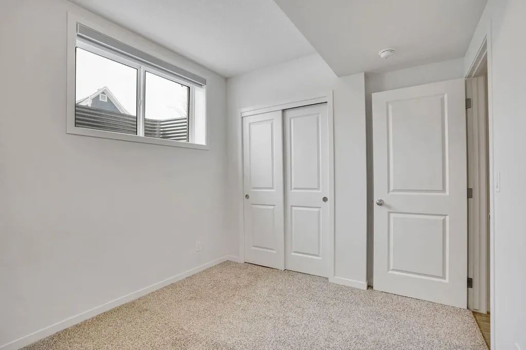 137 Seton Villas SE Calgary AB T3M 3L8