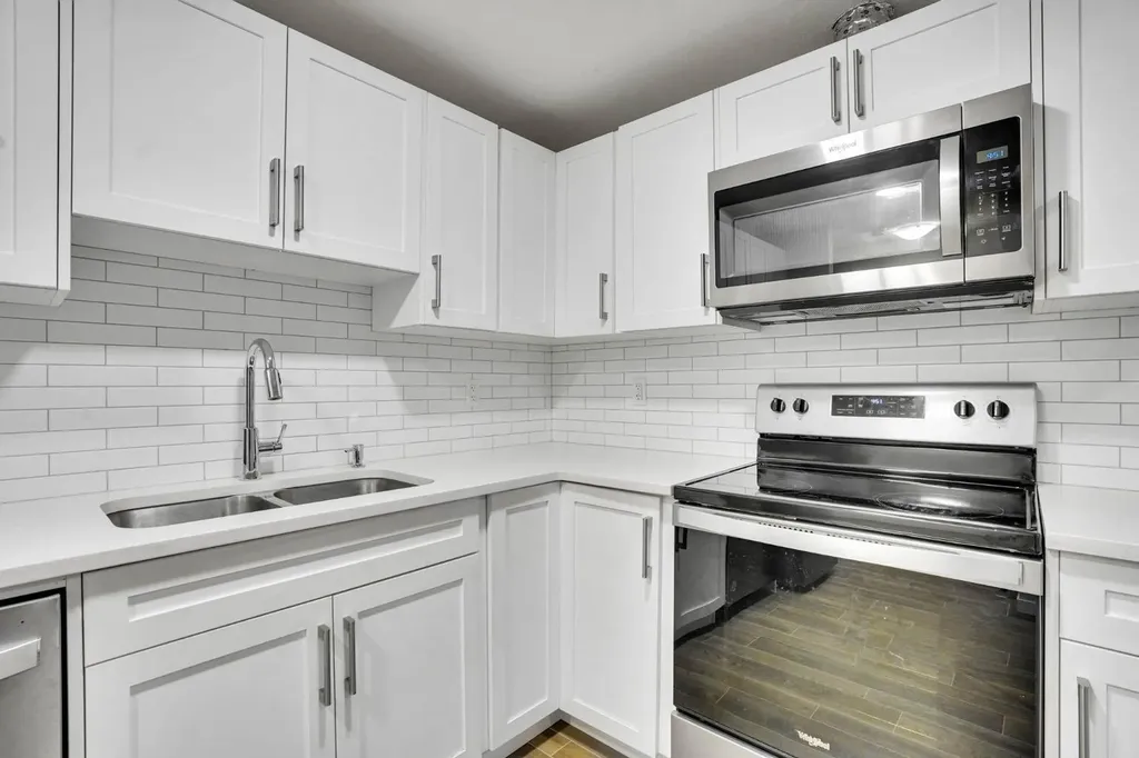 137 Seton Villas SE Calgary AB T3M 3L8