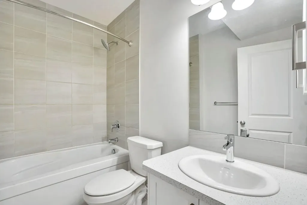 137 Seton Villas SE Calgary AB T3M 3L8