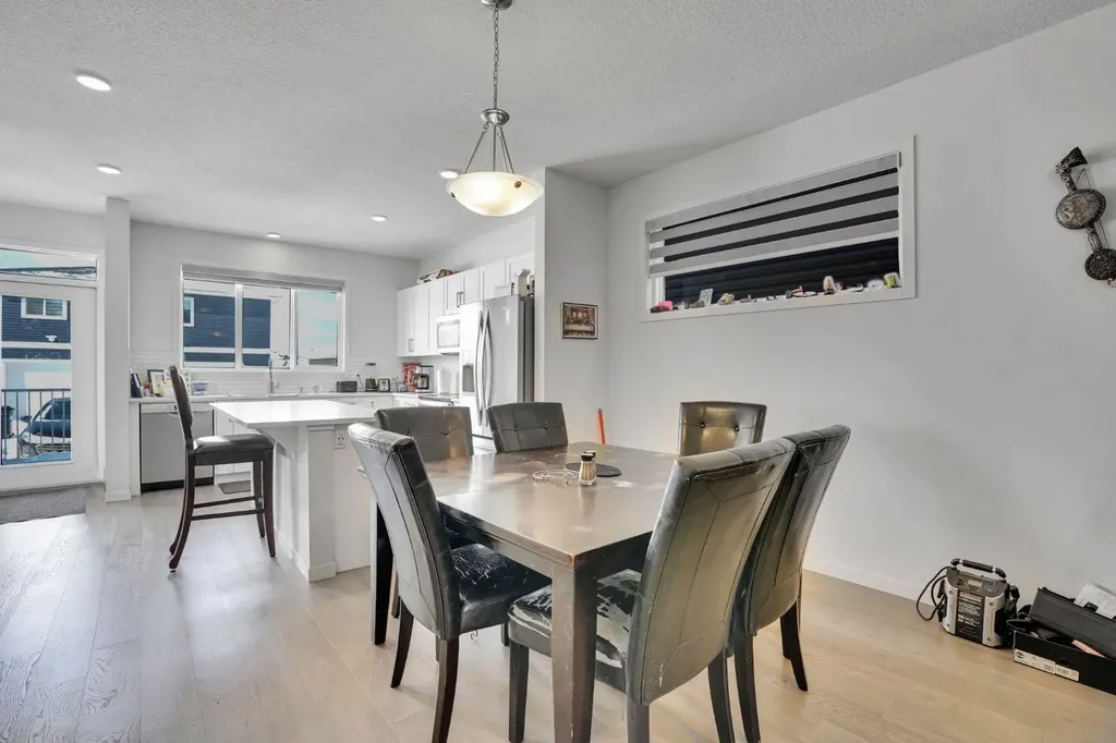 137 Seton Villas SE Calgary AB T3M 3L8